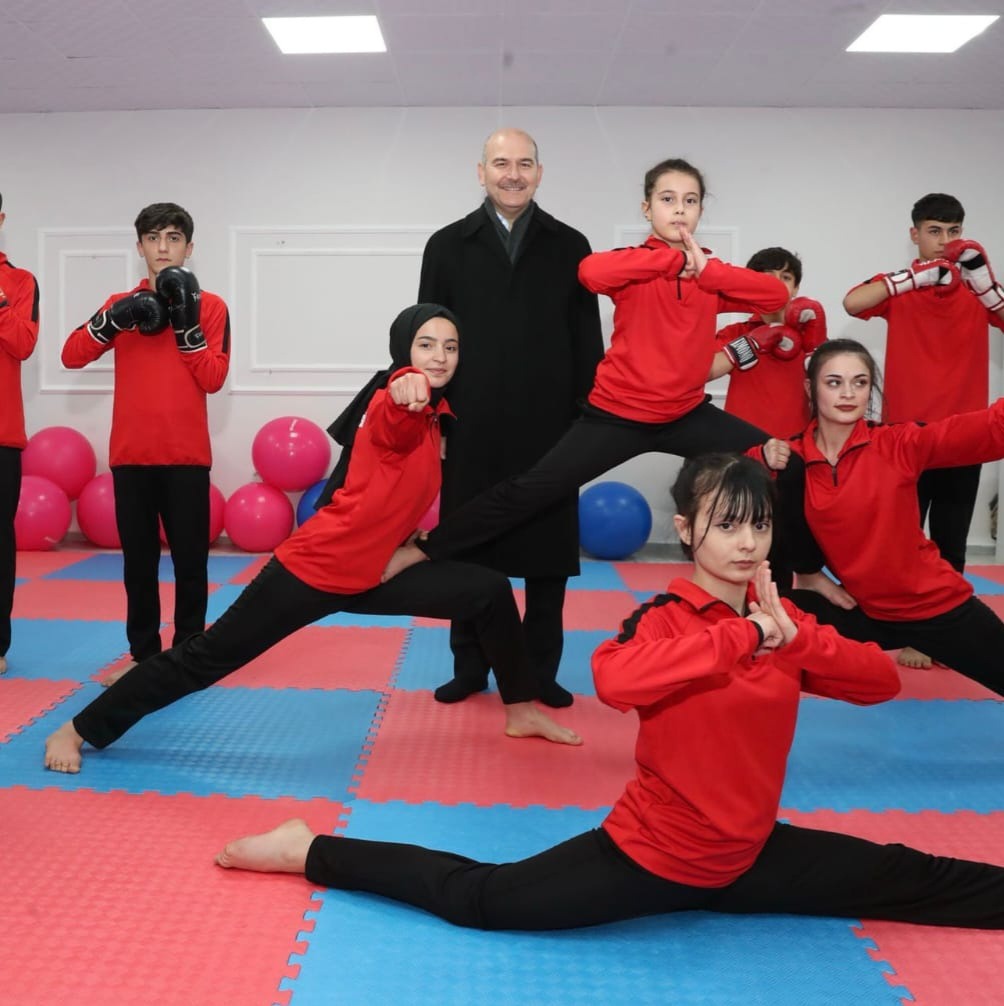 İçişleri Bakanımız Sn. Süleyman Soylu Diyarbakır'da Wushu sporcularımızı ziyaret etti.